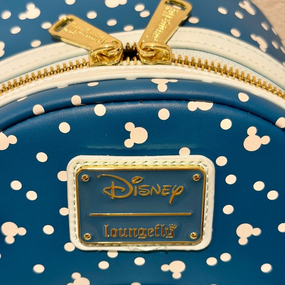 Loungefly Disney Mini Backpack Snowman Mickey & Minnie Mouse Snow Globe bag - Picture 9 of 10
